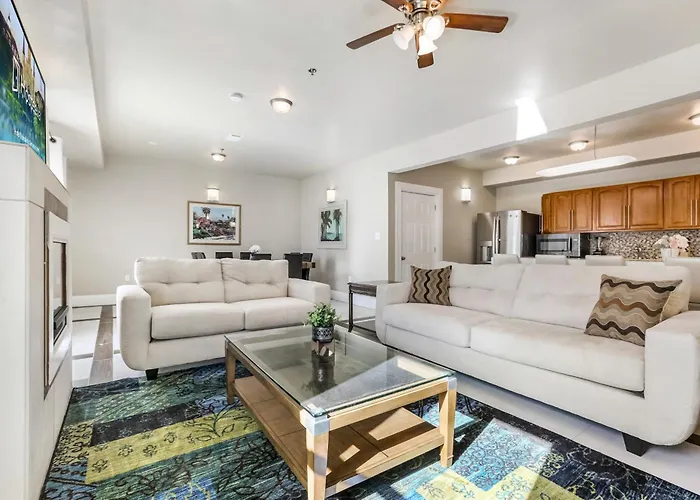 Spacious And Fully Furnished Condo Near St. Charles
