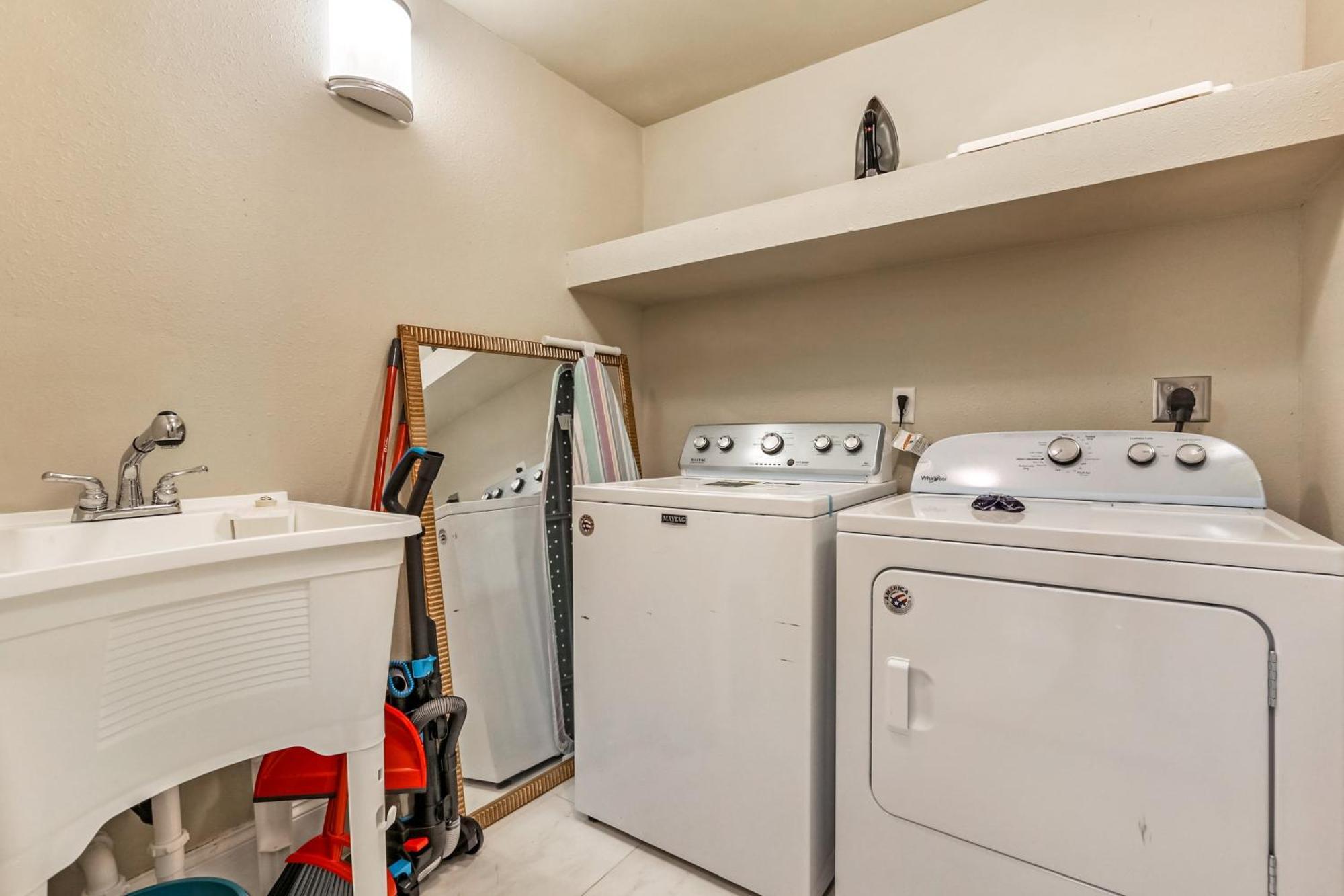 Spacious And Fully Furnished Near St. Charles *