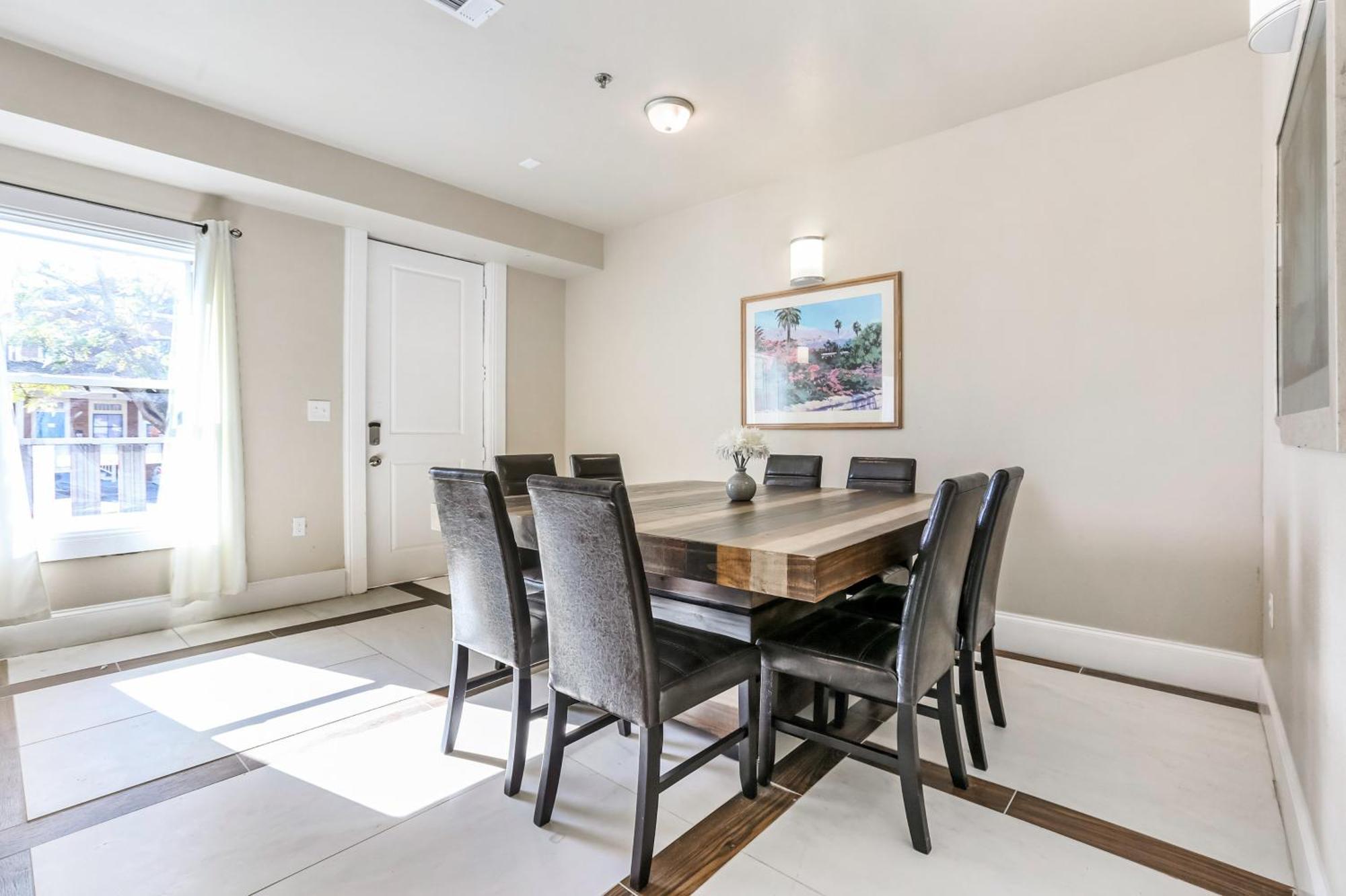 Apartment Spacious And Fully Furnished Near St. Charles